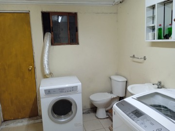 Baño (sala) con secadora