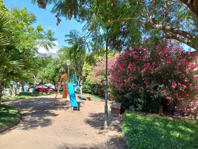 Plaza de juegos infantiles