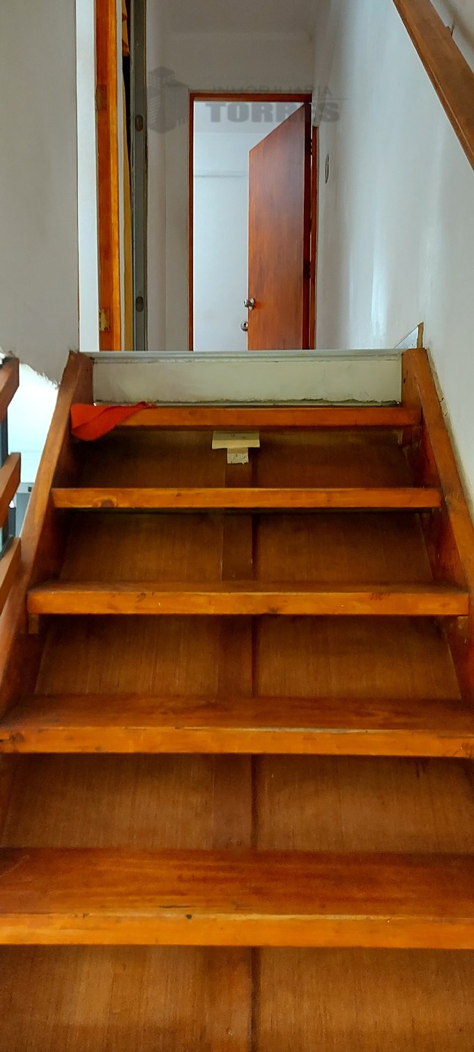 ESCALERA 2DO PISO