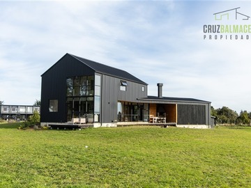 Venta / Casa / Puerto Varas
