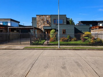 Venta / Casa / Puerto Varas