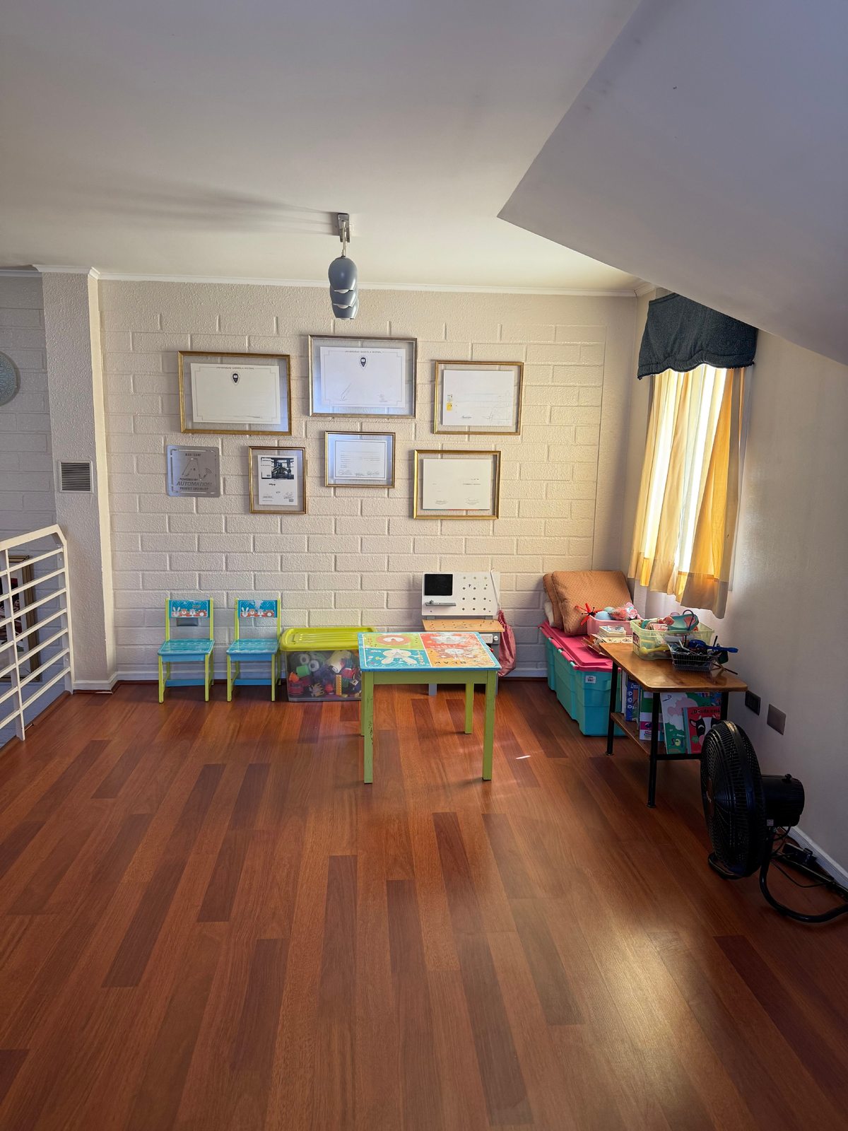 Hall segundo piso se puede modificar para más habitaciones