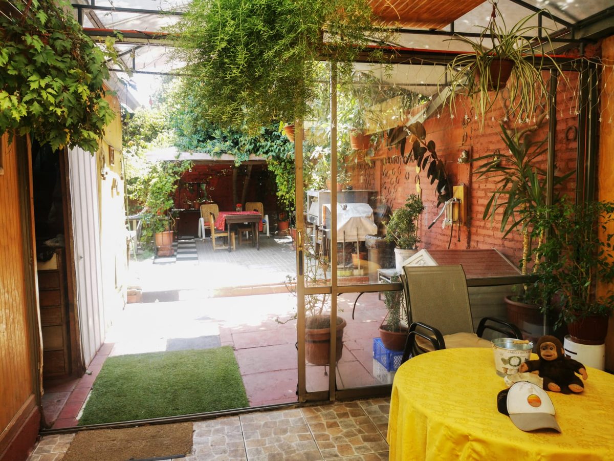 Amplio patio