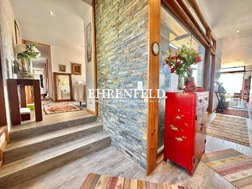 Sector estar y dormitorios.