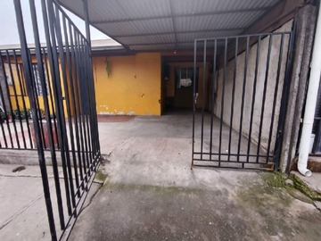 Amplio estacionamiento 