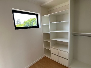 Walk-in closet