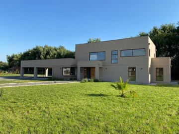 Venta / Casa / Villa Alegre