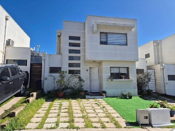 Venta / Casa / Villa Alemana