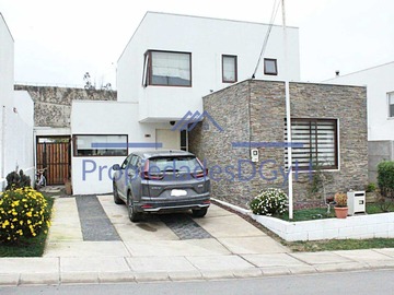 Venta / Casa / Villa Alemana