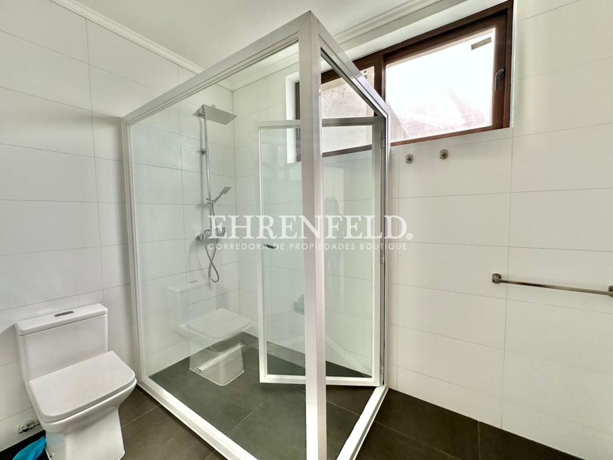Baño suite.