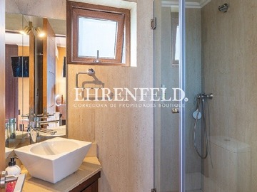 Baño suite.