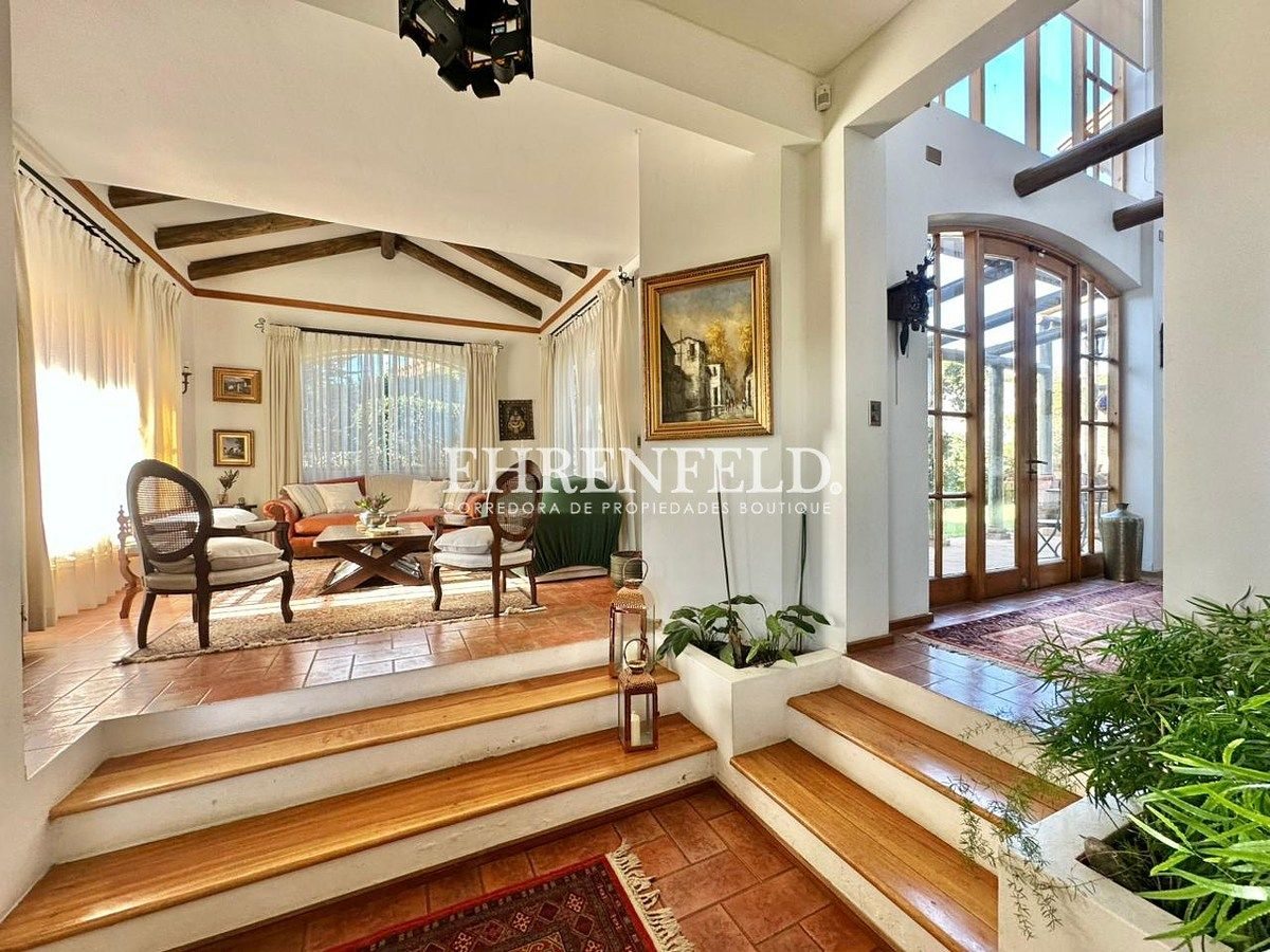 Hall y living.