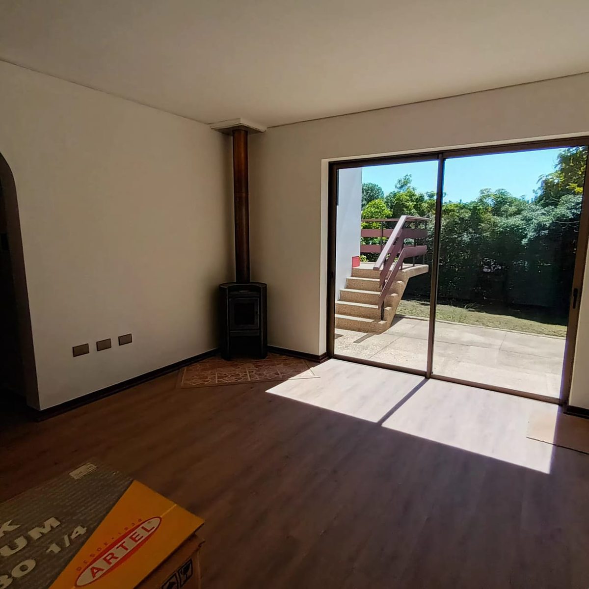 Sala de estar con salida al patio