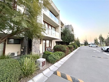 Venta / Departamento / Colina