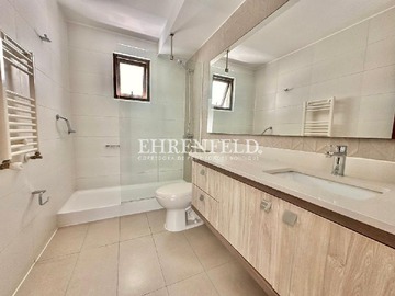 Baño suite.