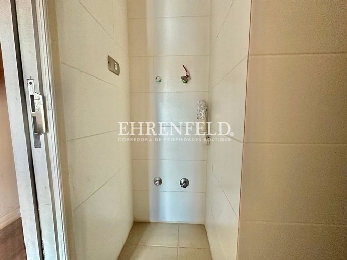 Espacio lavadora secadora.