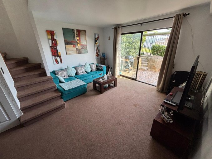 vista living y subida 2do piso