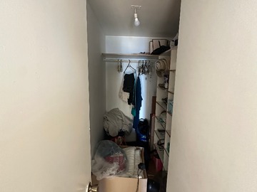 Walk-In-Closet