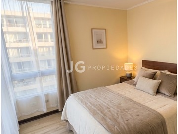 Dormitorio principal con closet y terraza