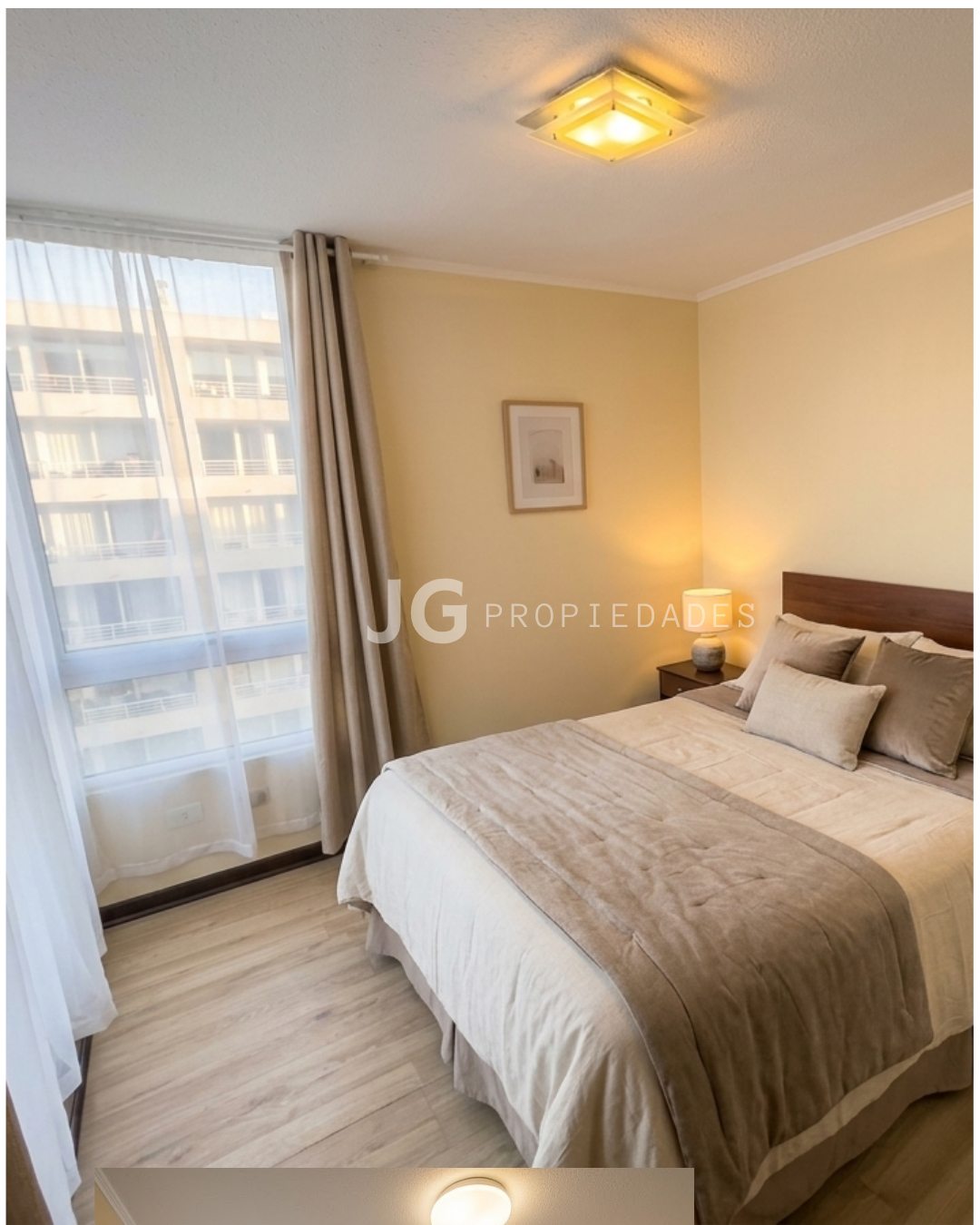 Dormitorio principal con closet y terraza