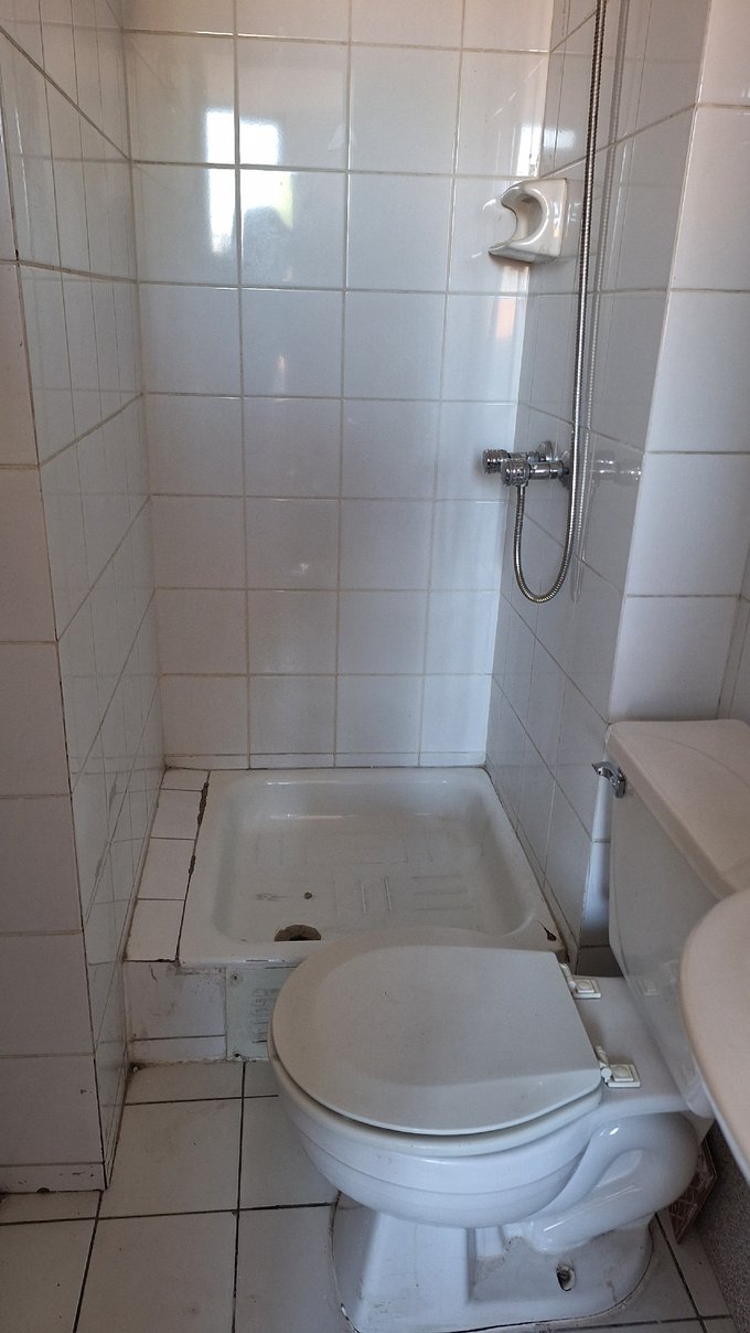 BAÑO DE SERVICIO
