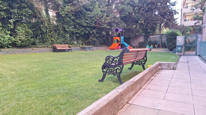 JARDIN CON JUEGOS INFANTILES