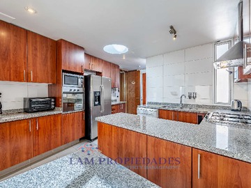 Venta / Departamento / Lo Barnechea