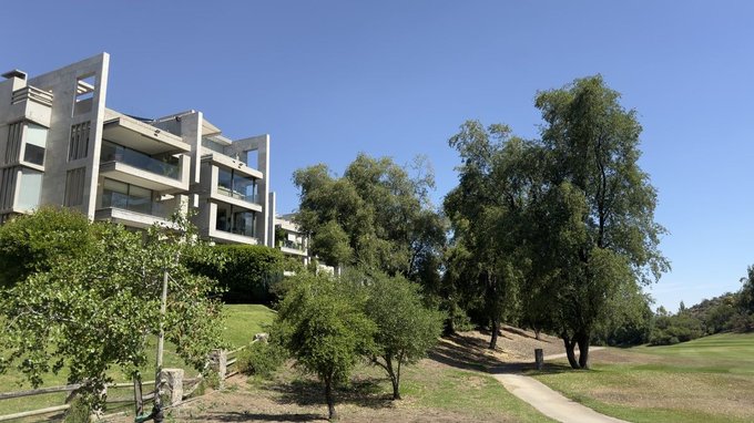 Vista posterior edificio