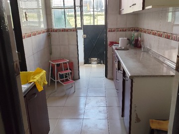 cocina con salida patio.