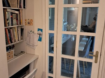 Pequeño 2o home office en pasillo