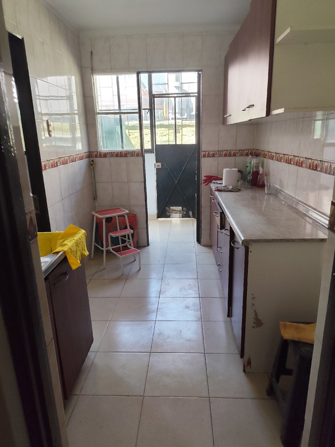 cocina con salida patio.