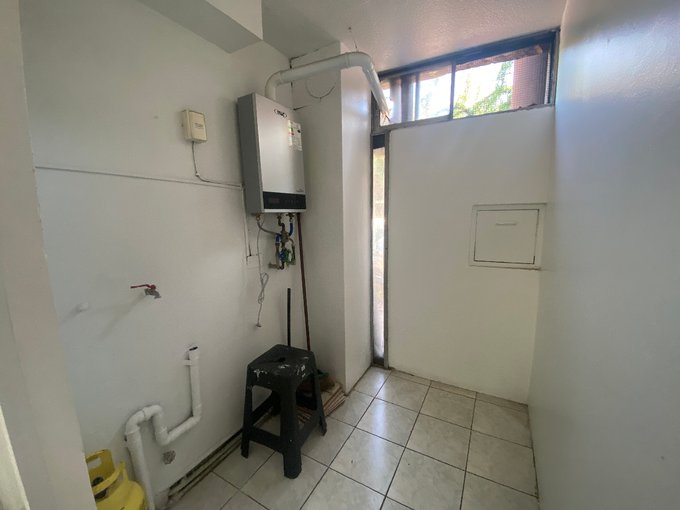 logia con chaf, calefont y conexion a la lavadora