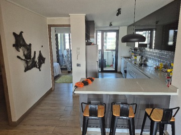 acceso a cocina y cuarto de servicio