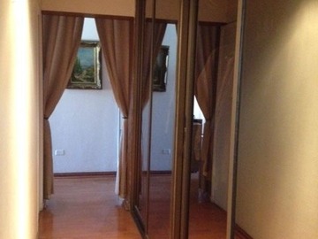 Pasillo con closets