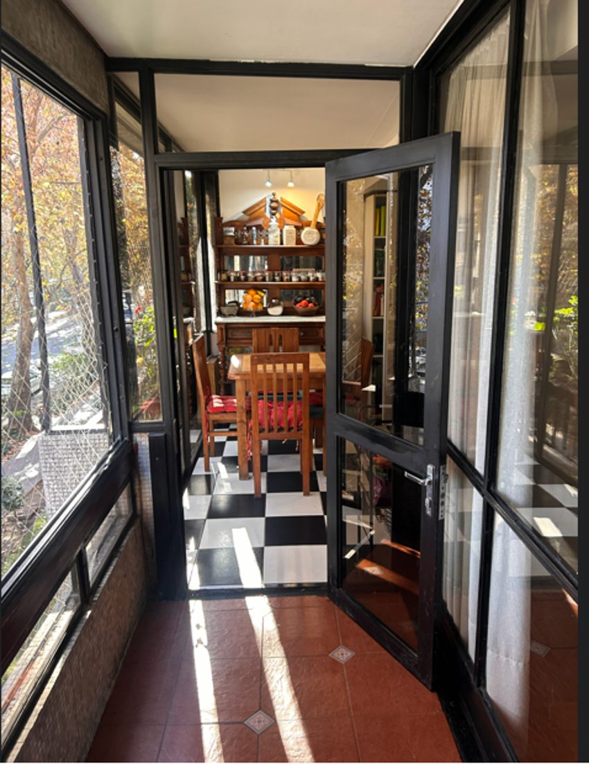 Vista comedor de diario desde balcón