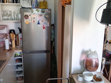 cocina, espacio para refrigerador alto.