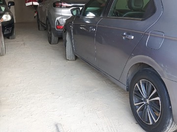 2 estacionamientos