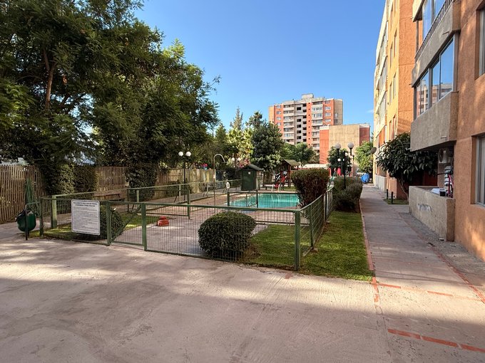 Condominio con piscina