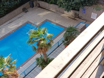 Piscina, vista desde el balcón.