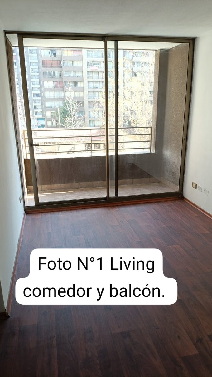 Living comedor y balcón.