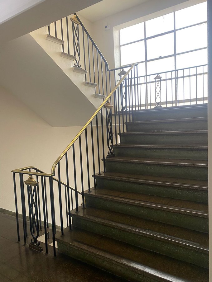 escaleras del edificio
