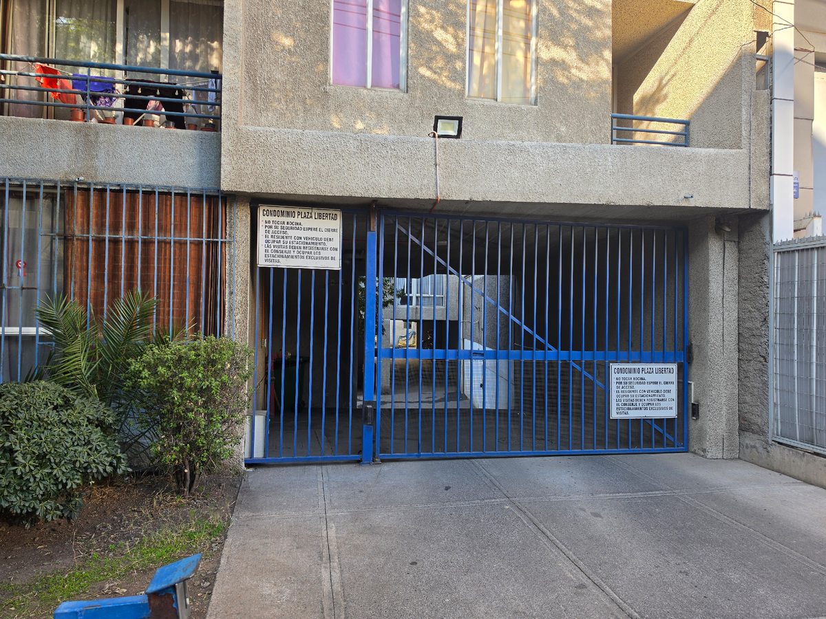 Entrada vehiculos por Esperanza