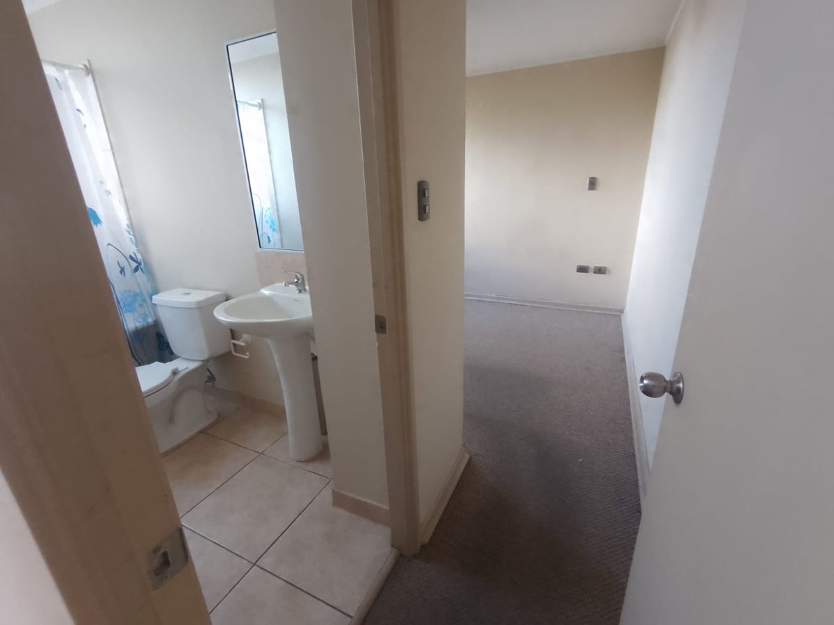 Baño y dormitorio