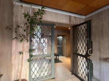 Hall de acceso entrando