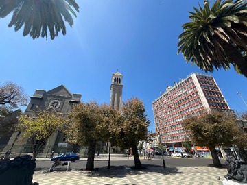 Fachada y Plaza Victoria