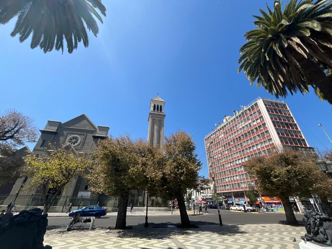 Fachada y Plaza Victoria