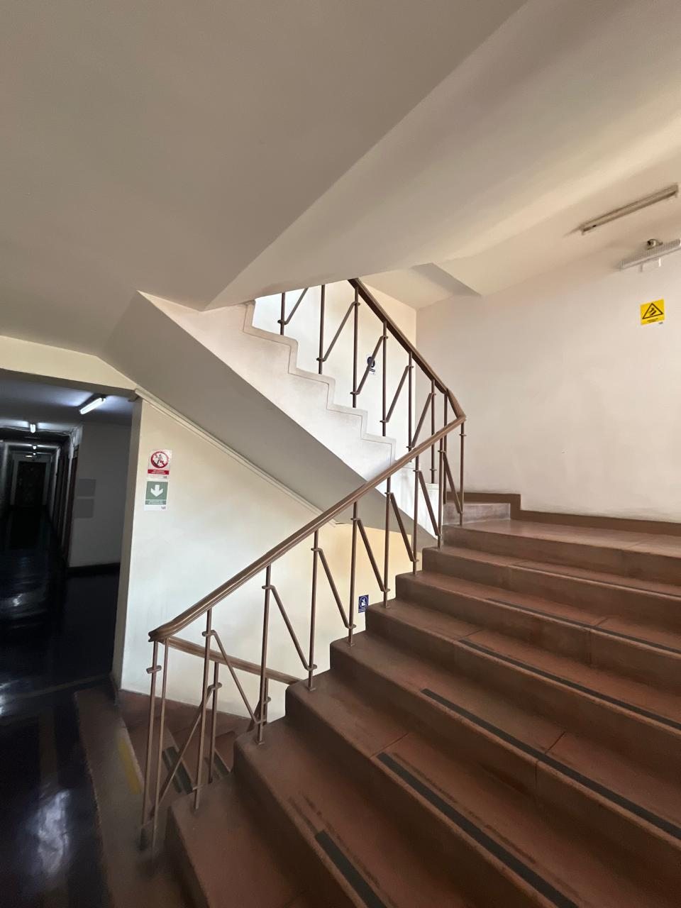 Escala piso 8