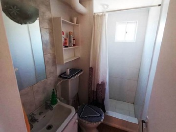 vista amplia baño con tina