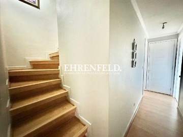 Acceso segundo piso.