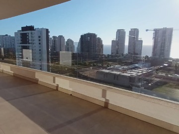 Amplia terraza orientación poniente